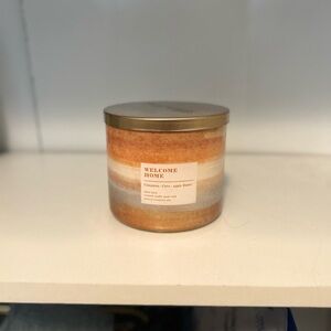 NEW Bath & Body Works Orange and Gold Candle